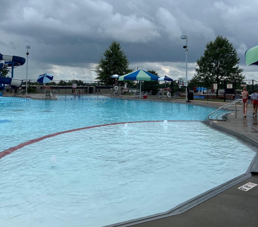   American Legion Water Park Elizabethtown KY Deep End and Basketball Goal